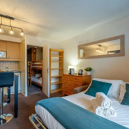 In-out - Heart Of Modern Apartment, Wifi 93 Apartment *